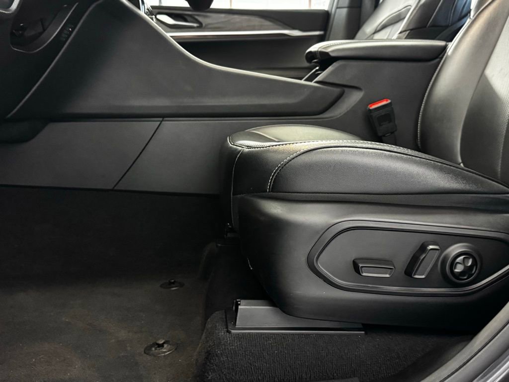 Certified 2024 Jeep Grand Cherokee L Limited w/ Luxury Tech Group II image 12