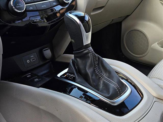 Used 2022 Nissan Rogue Sport SV w/ Technology Package image 9