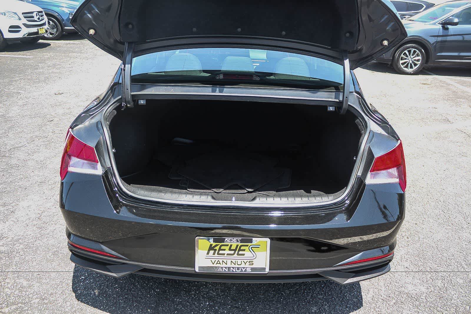 Certified 2023 Hyundai Elantra SEL w/ Convenience Package FWD image 35