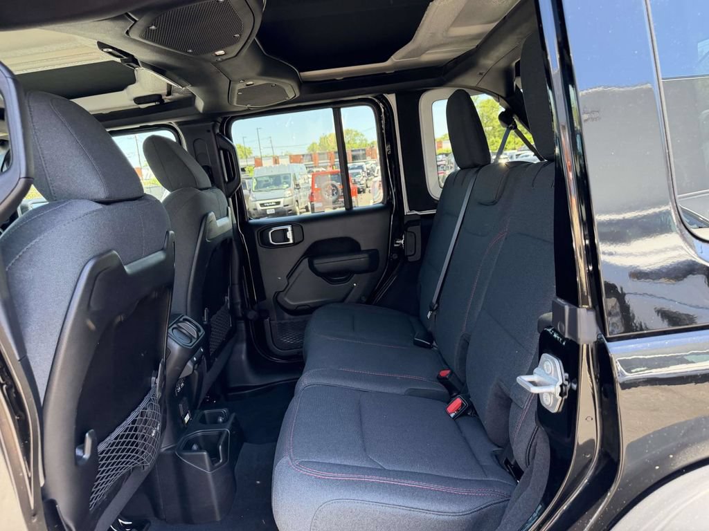 Used 2025 Jeep Wrangler Unlimited Rubicon w/ Safety Group AWD/4WD image 15