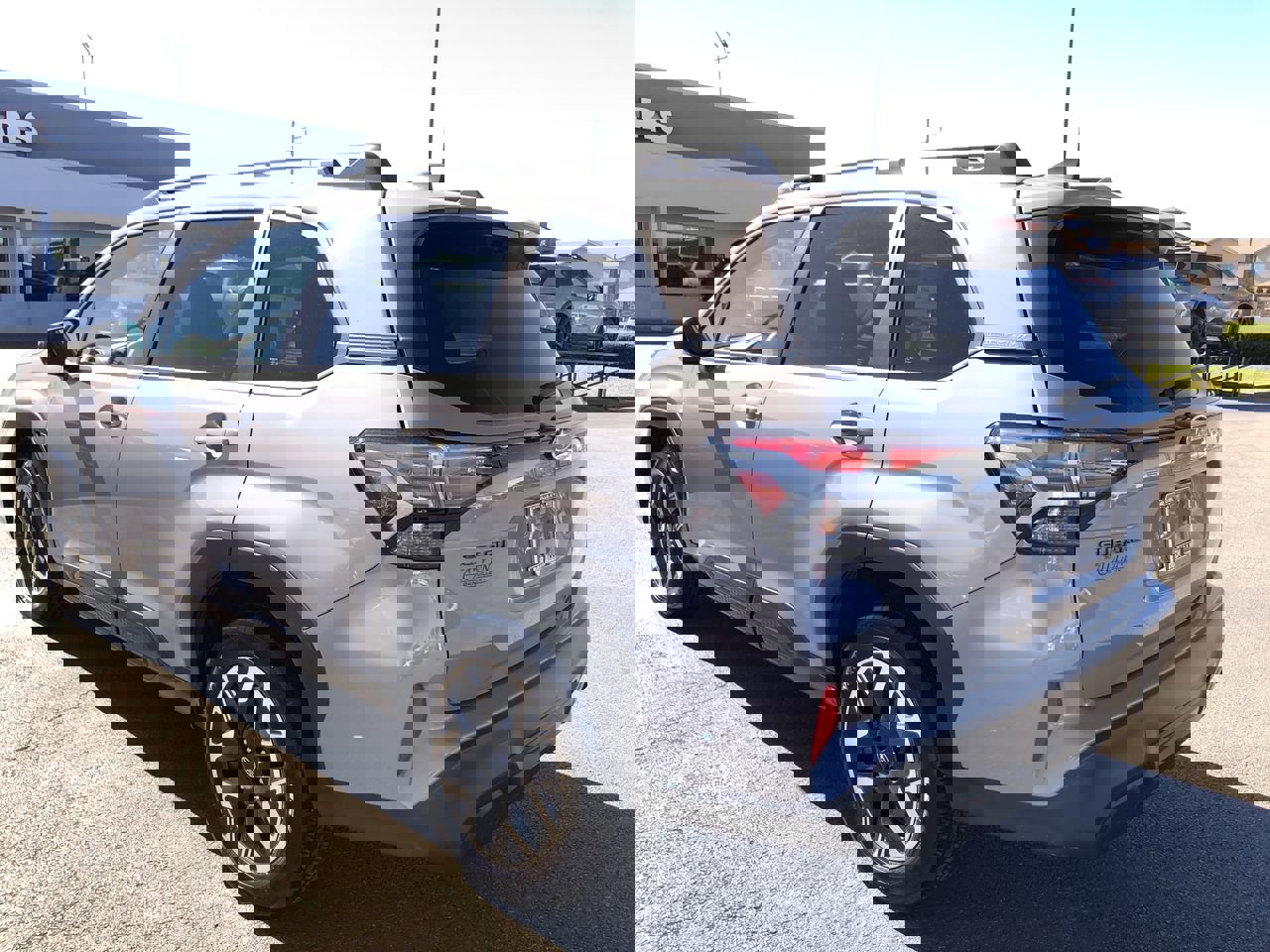 Used 2025 Subaru Forester Premium image 4