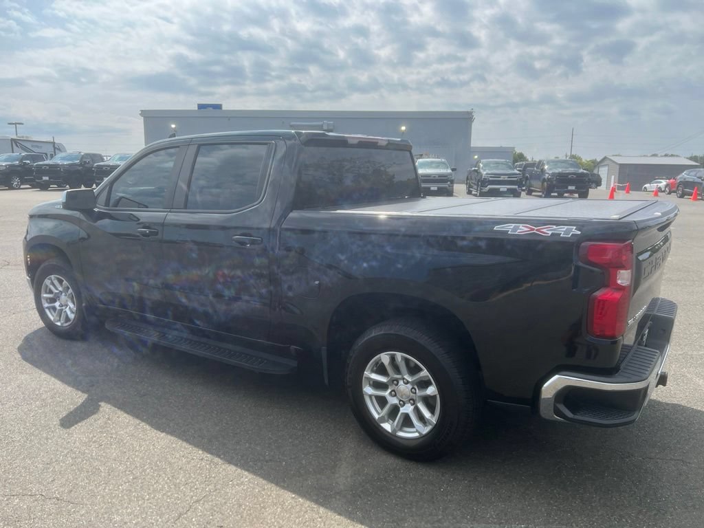 Used 2023 Chevrolet Silverado 1500 LT AWD/4WD image 2