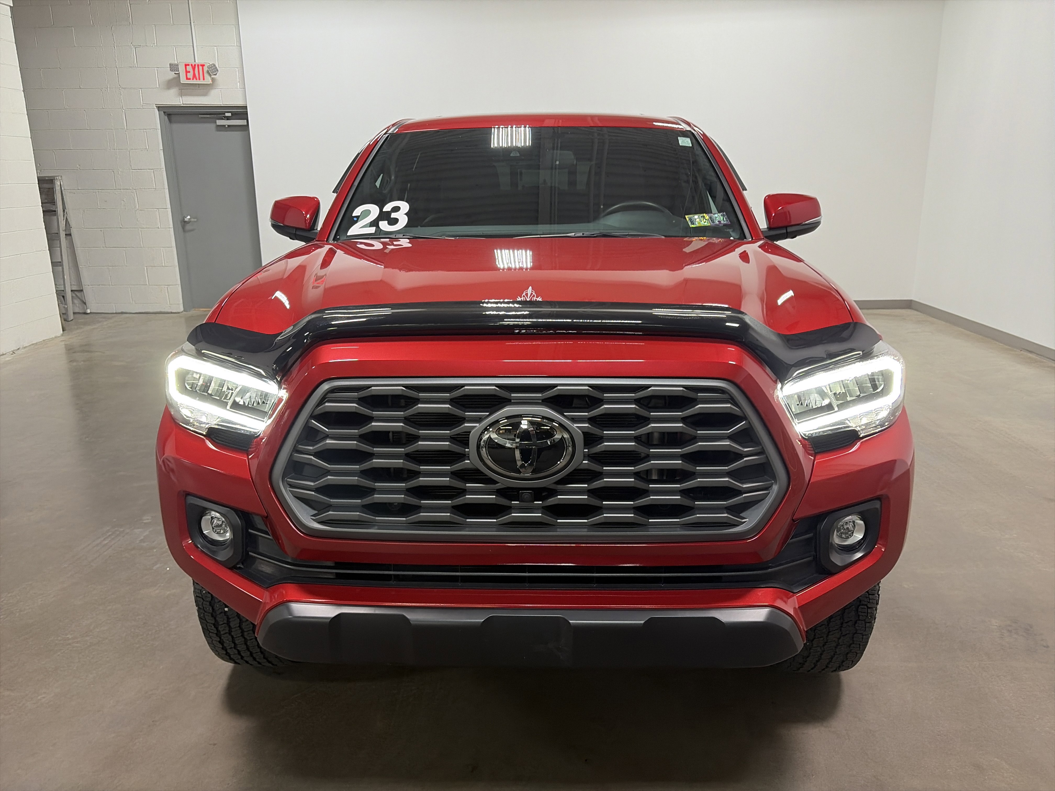 Used 2023 Toyota Tacoma TRD Off-Road w/ TRD Premium Off Road Package AWD/4WD image 7