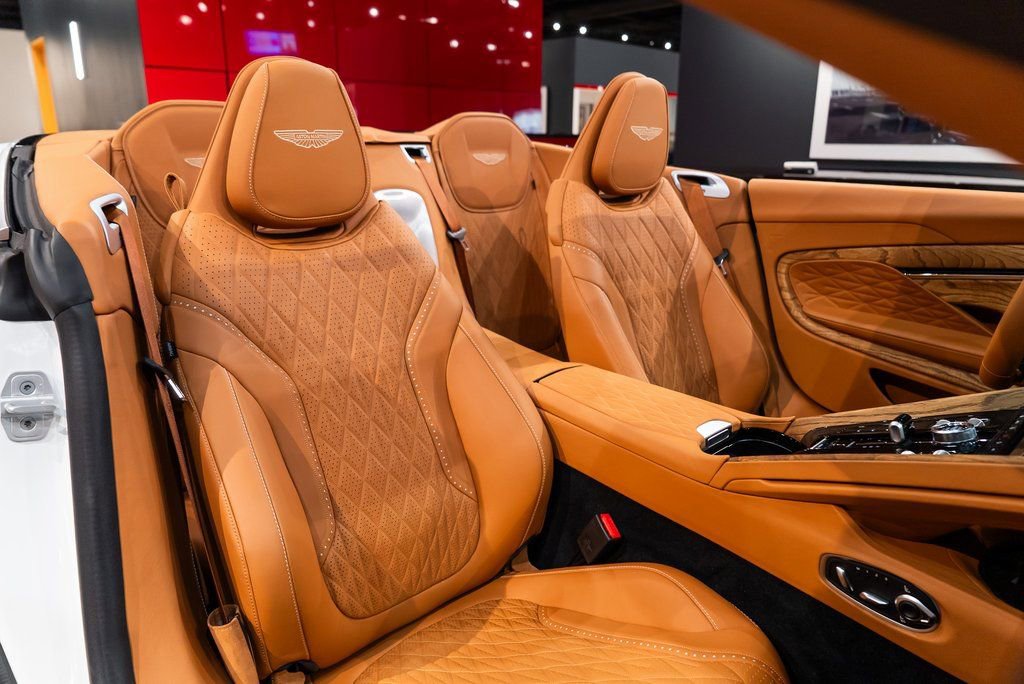 Used 2024 Aston Martin DB12 Convertible image 42