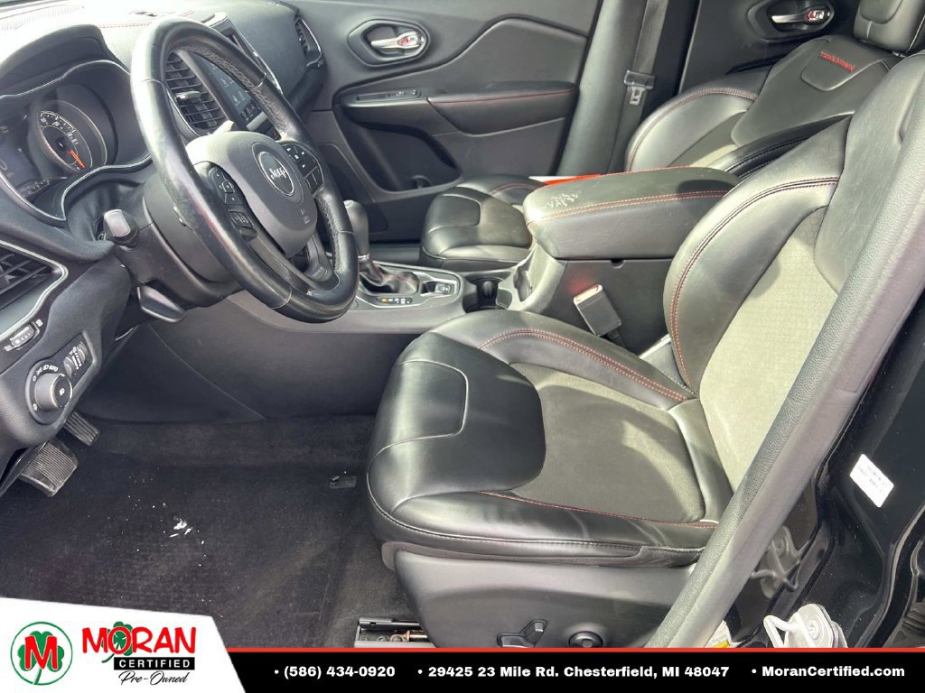 Used 2020 Jeep Cherokee Trailhawk w/ Cold Weather Group AWD/4WD image 17