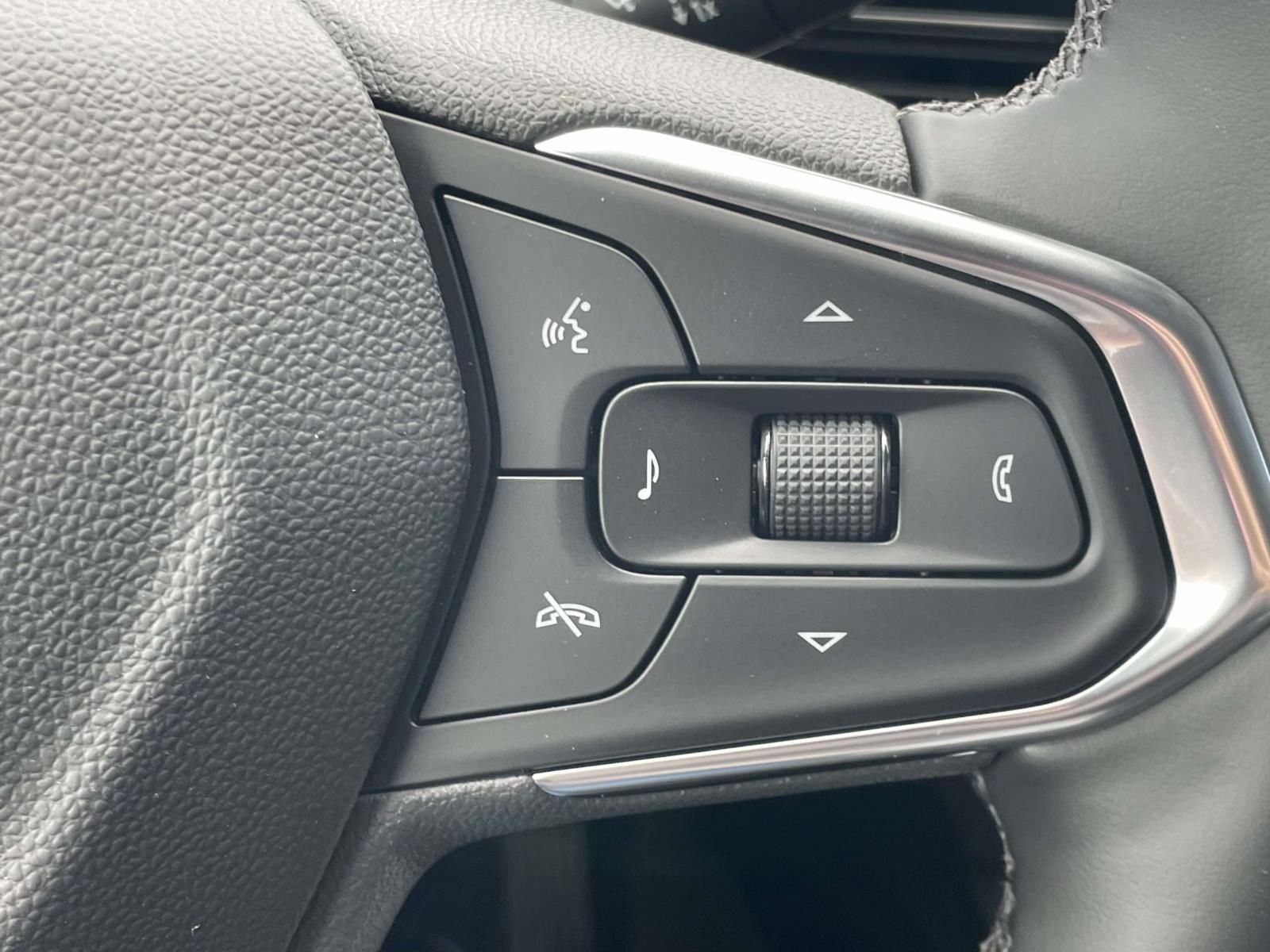 New 2026 Chevrolet Trax ACTIV w/ Driver Confidence Package FWD image 16
