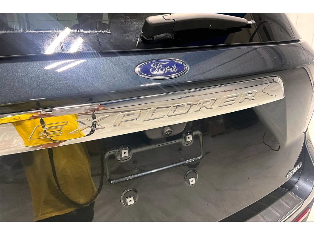 Used 2024 Ford Explorer Limited w/ Equipment Group 301A AWD/4WD image 37
