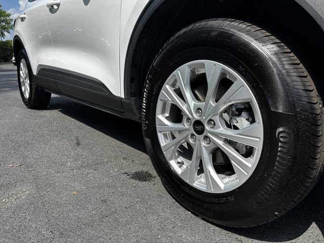 Certified 2025 Ford Escape Active w/ Cold Weather Package AWD/4WD image 11