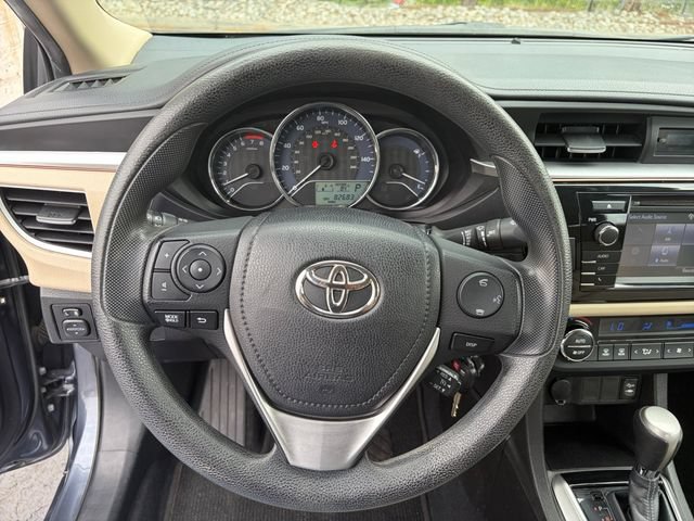 Used 2015 Toyota Corolla LE FWD image 9