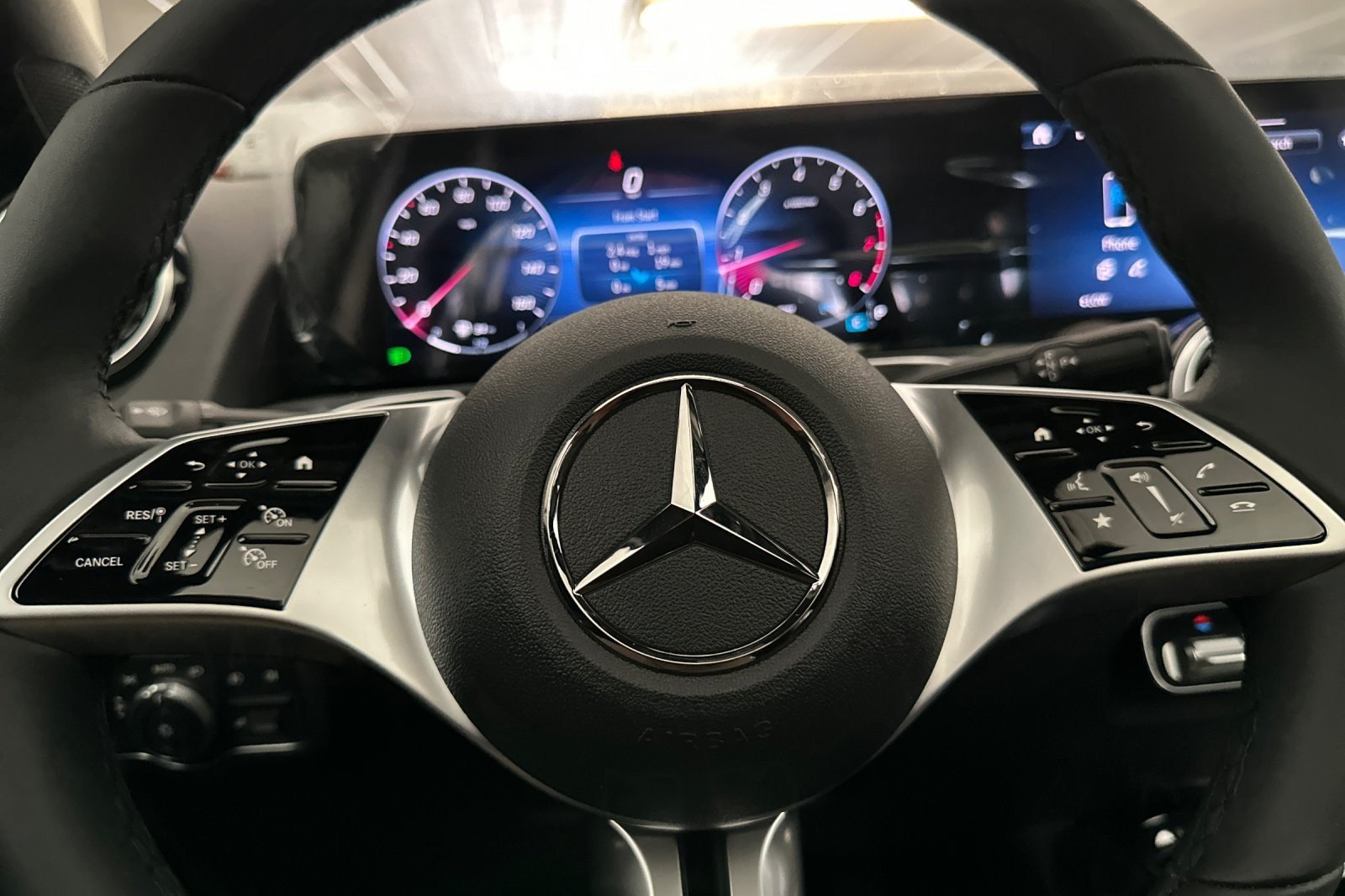 New 2025 Mercedes-Benz GLB 250 4MATIC image 22