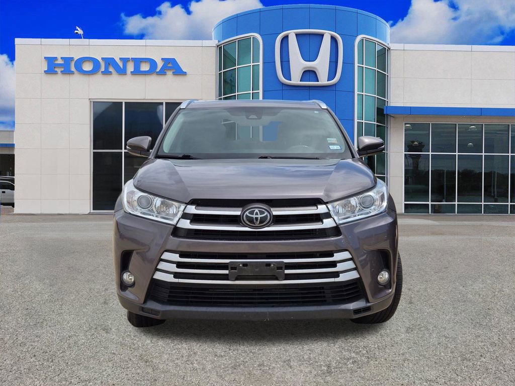 Used 2019 Toyota Highlander XLE AWD/4WD image 19