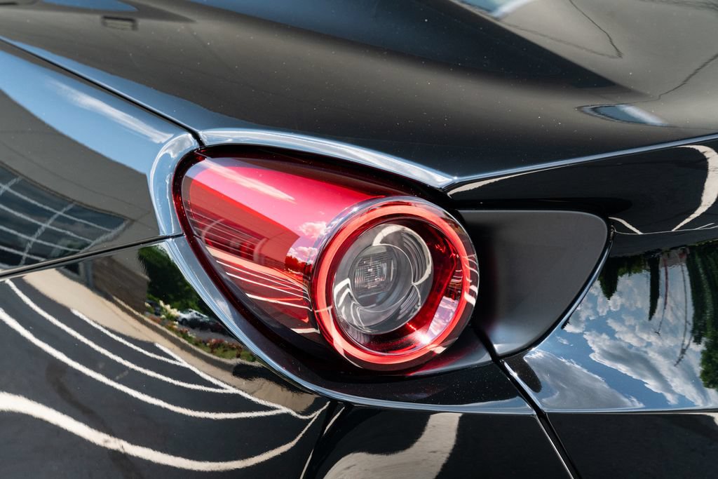 Used 2019 Ferrari Portofino RWD image 18