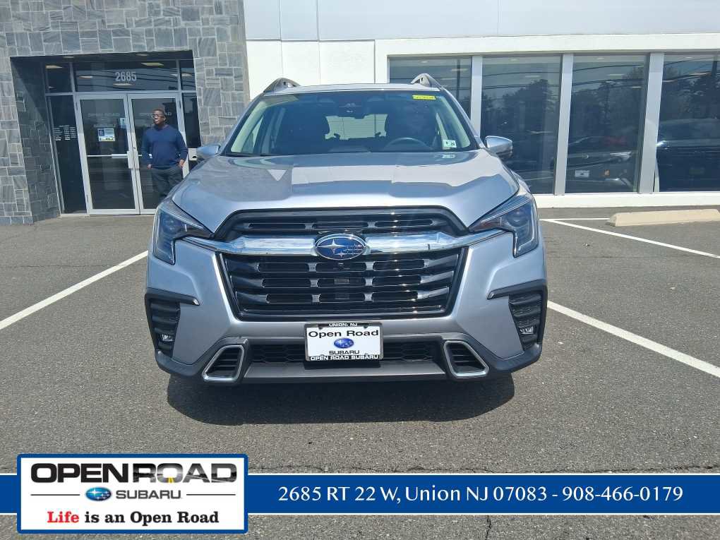 Used 2023 Subaru Ascent Touring AWD/4WD image 2