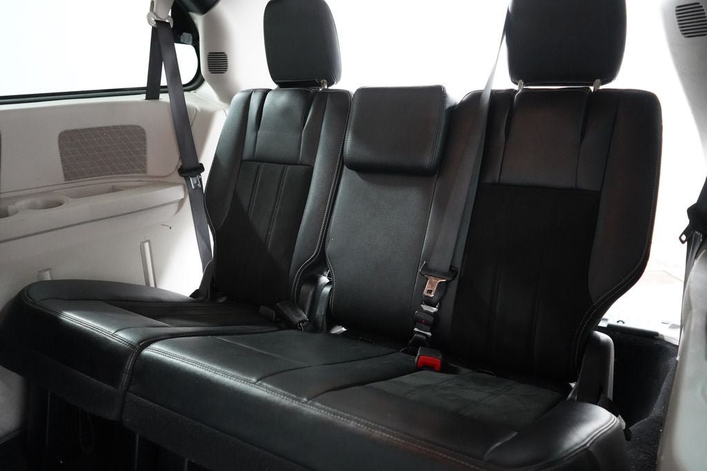 Used 2019 Dodge Grand Caravan SXT FWD image 17