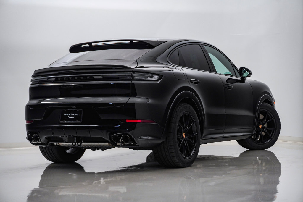New 2026 Porsche Cayenne GTS AWD/4WD image 11