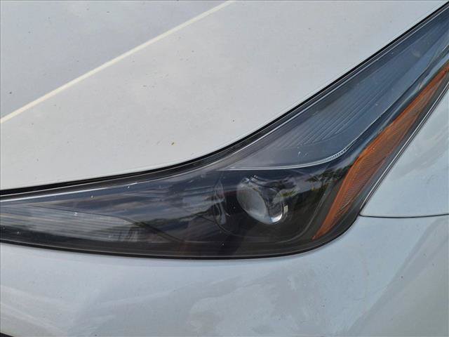 Certified 2022 Toyota Prius FWD image 5
