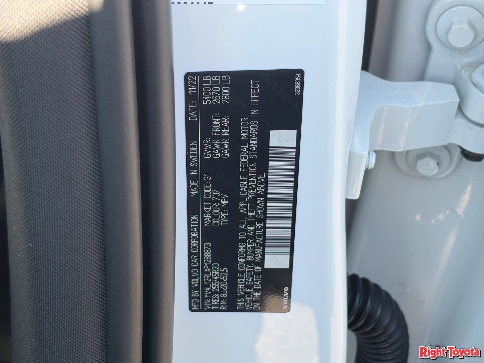 Used 2023 Volvo XC60 B5 Plus w/ Protection Package image 28