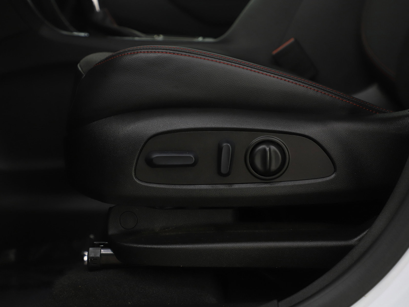 Used 2023 Chevrolet Equinox RS image 23