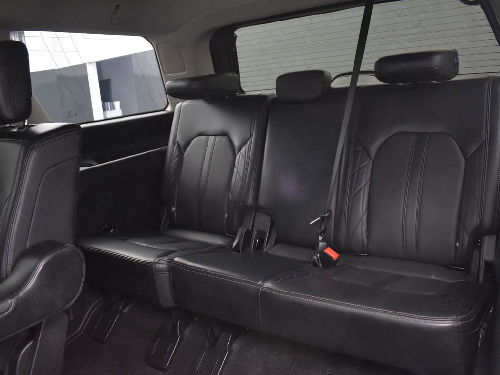 Used 2019 Ford Expedition Platinum image 16