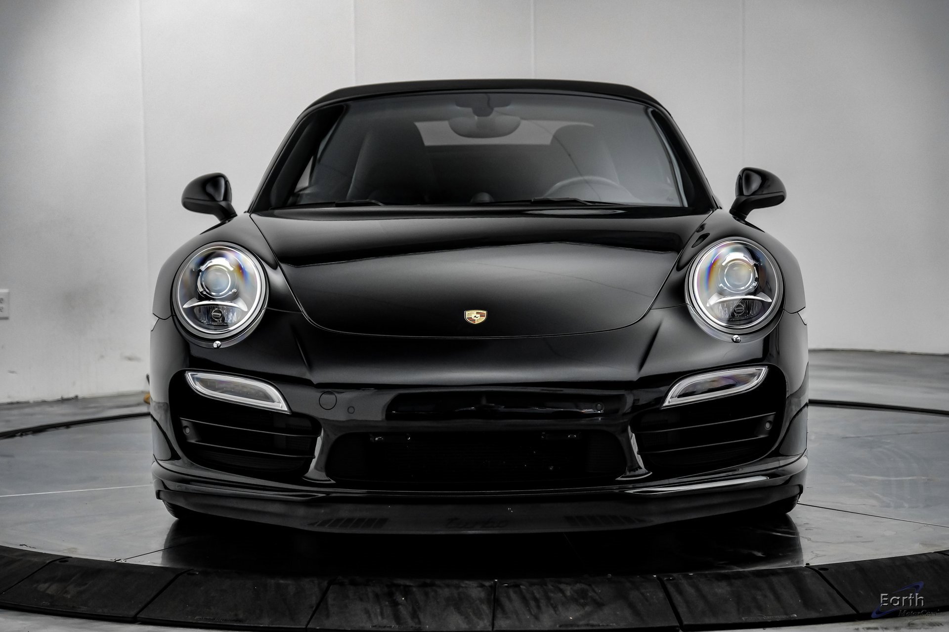 Used 2015 Porsche 911 Turbo image 36