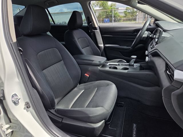 Used 2024 Nissan Altima 2.5 S FWD image 15