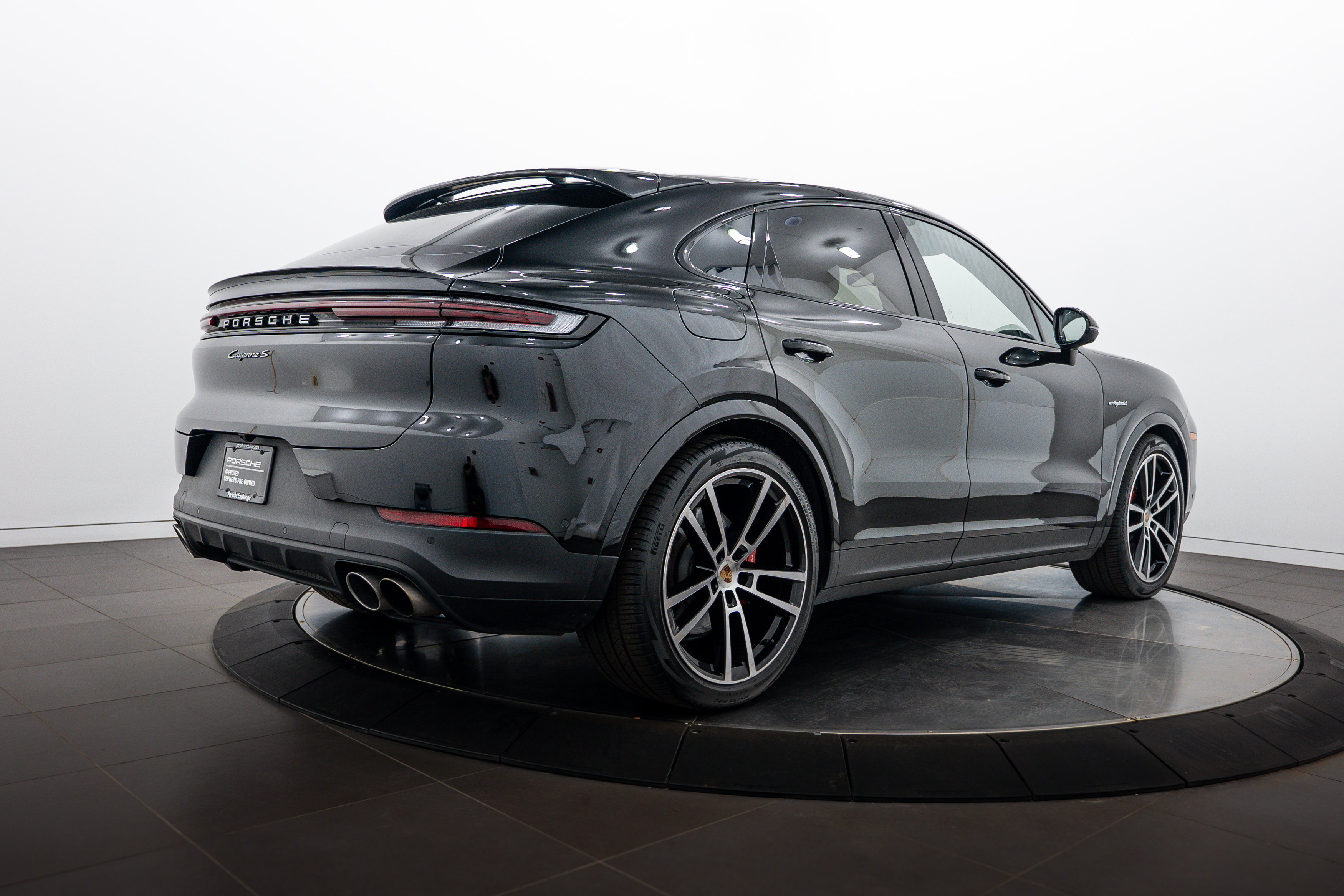 Certified 2025 Porsche Cayenne S AWD/4WD image 7