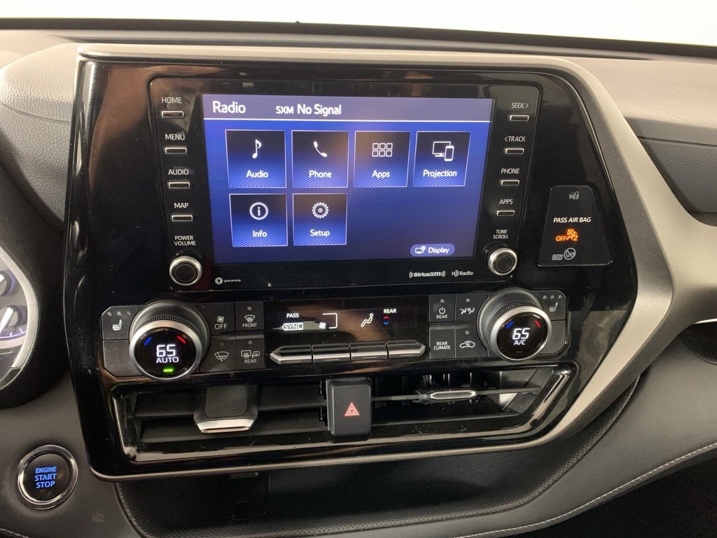 Used 2022 Toyota Highlander XLE image 11