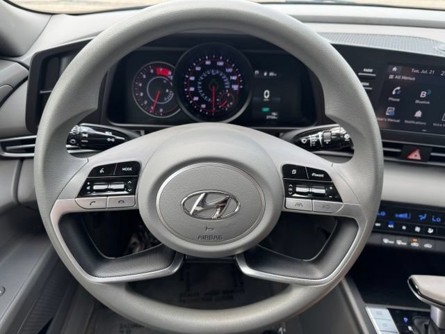 Used 2023 Hyundai Elantra SEL FWD image 25