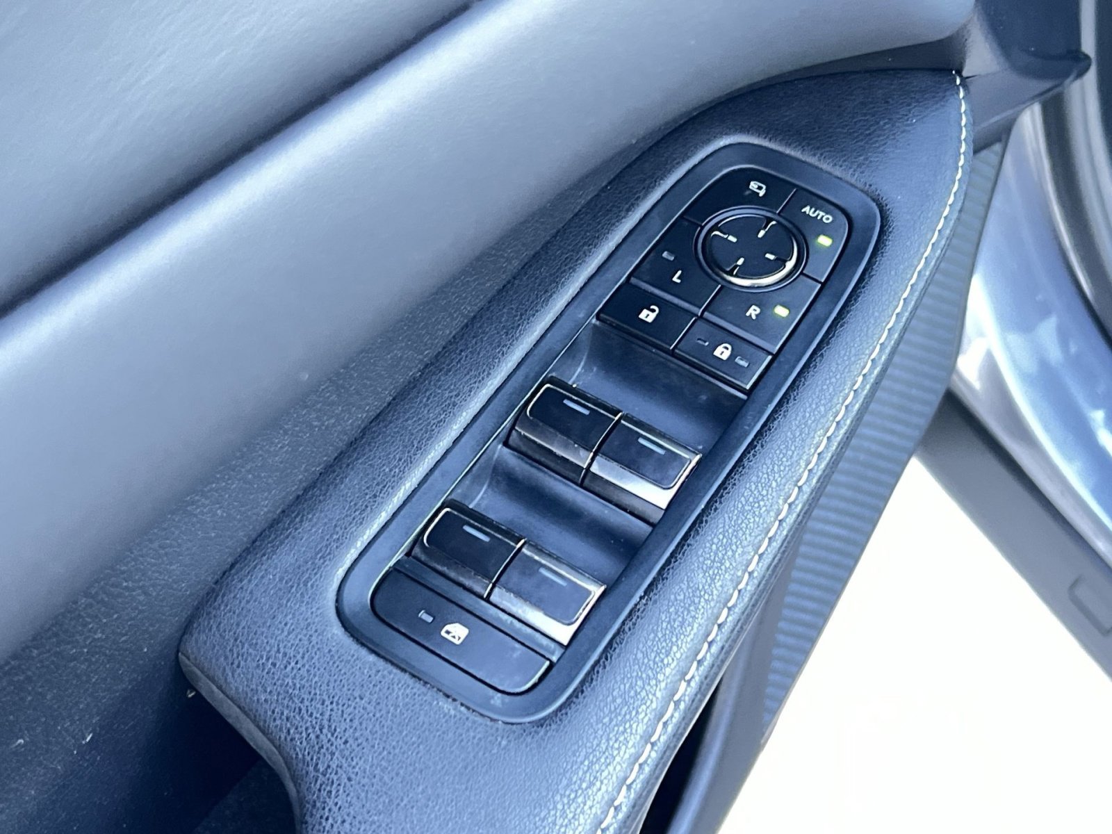 Used 2023 Lexus RX 350 Premium w/ Accessory Package (Z1) image 15