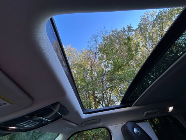 Used 2016 Land Rover Range Rover HSE image 27