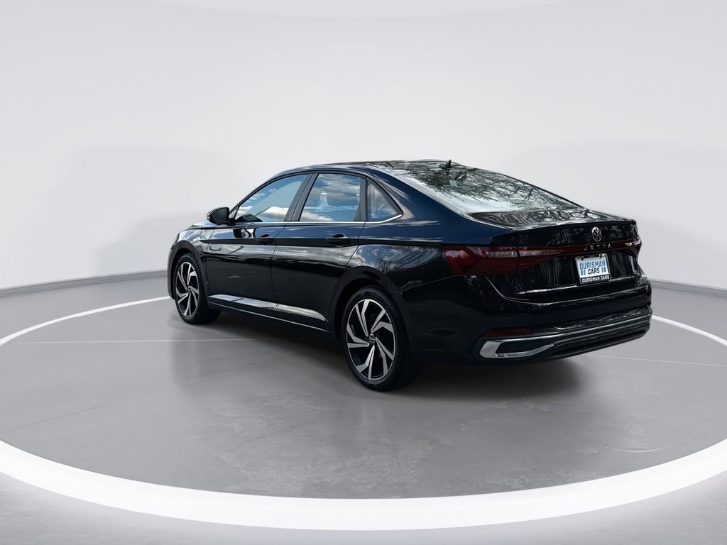 Used 2025 Volkswagen Jetta SEL image 6