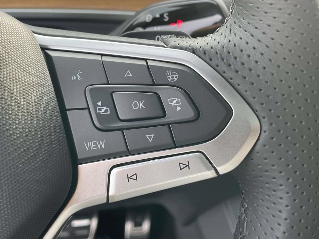 New 2026 Volkswagen Tiguan SEL R-Line AWD/4WD image 23