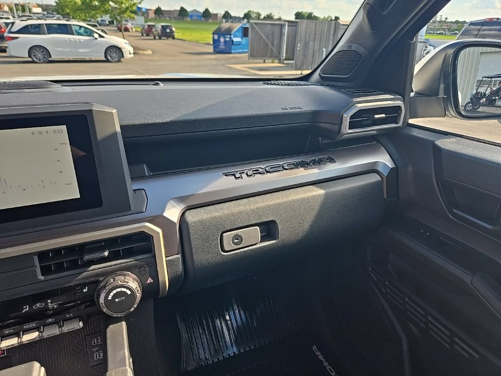 Used 2026 Toyota Tacoma SR5 AWD/4WD image 31