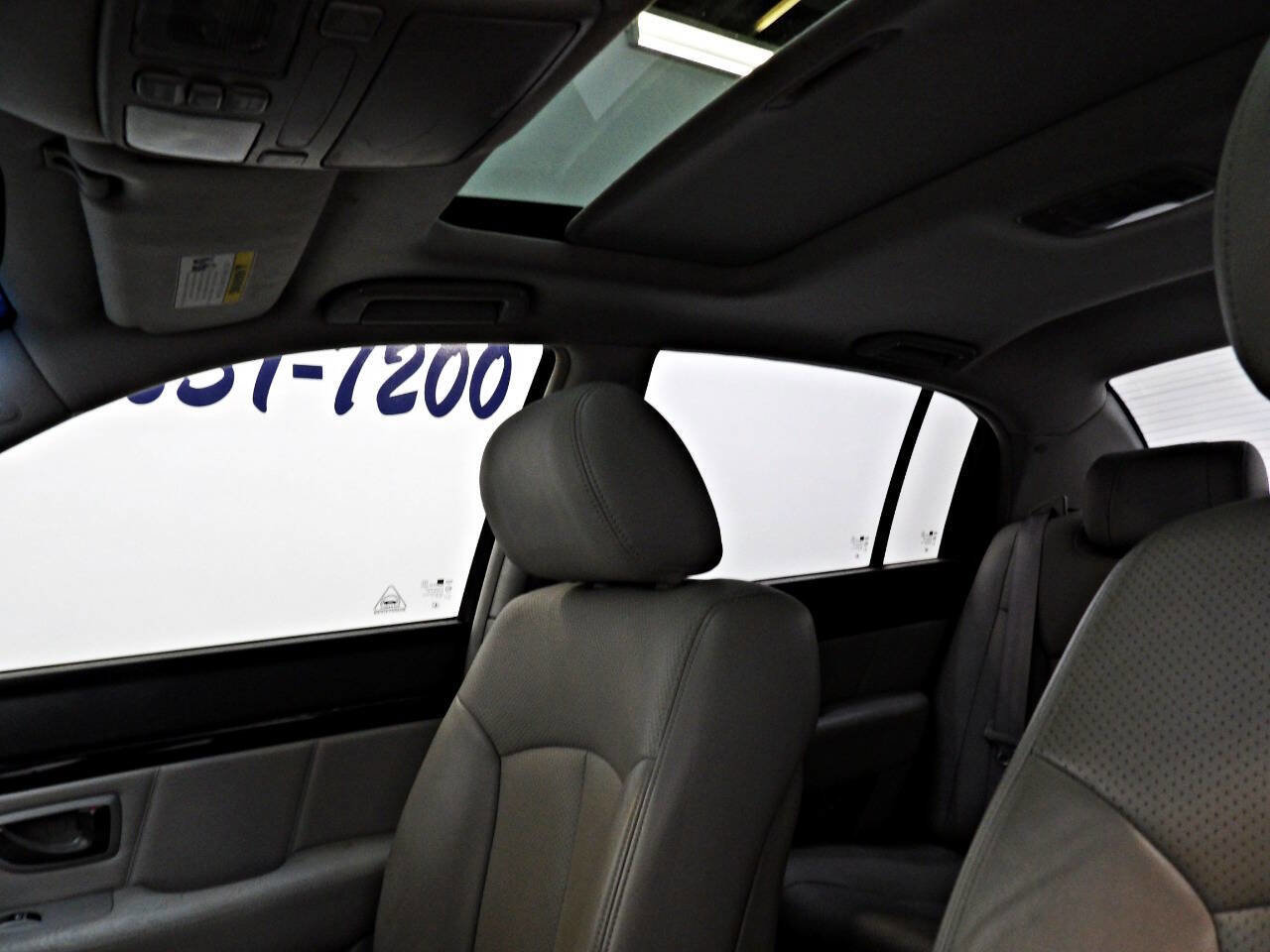 Used 2007 Kia Amanti w/ Leather Pkg image 10