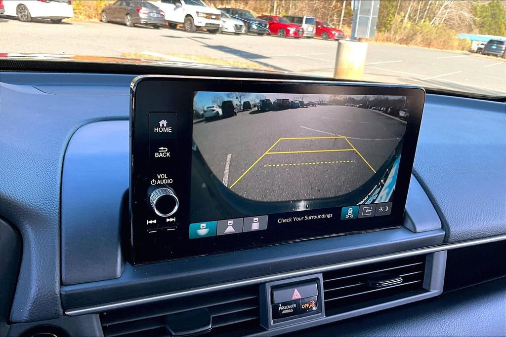 Used 2025 Honda Pilot Touring image 13