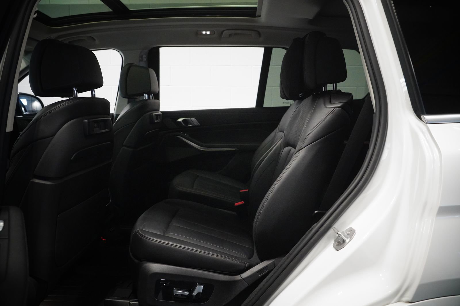 Used 2020 BMW X7 xDrive40i w/ Premium Package image 13