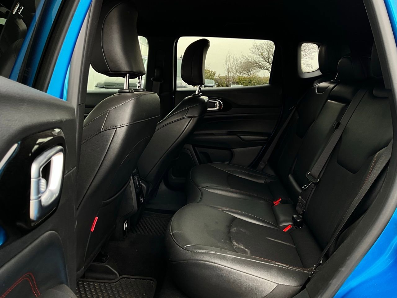 Used 2025 Jeep Compass Trailhawk image 11