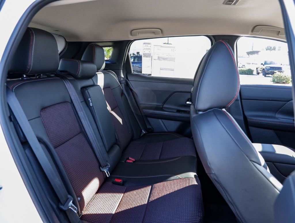 New 2026 Nissan Kicks SR image 20