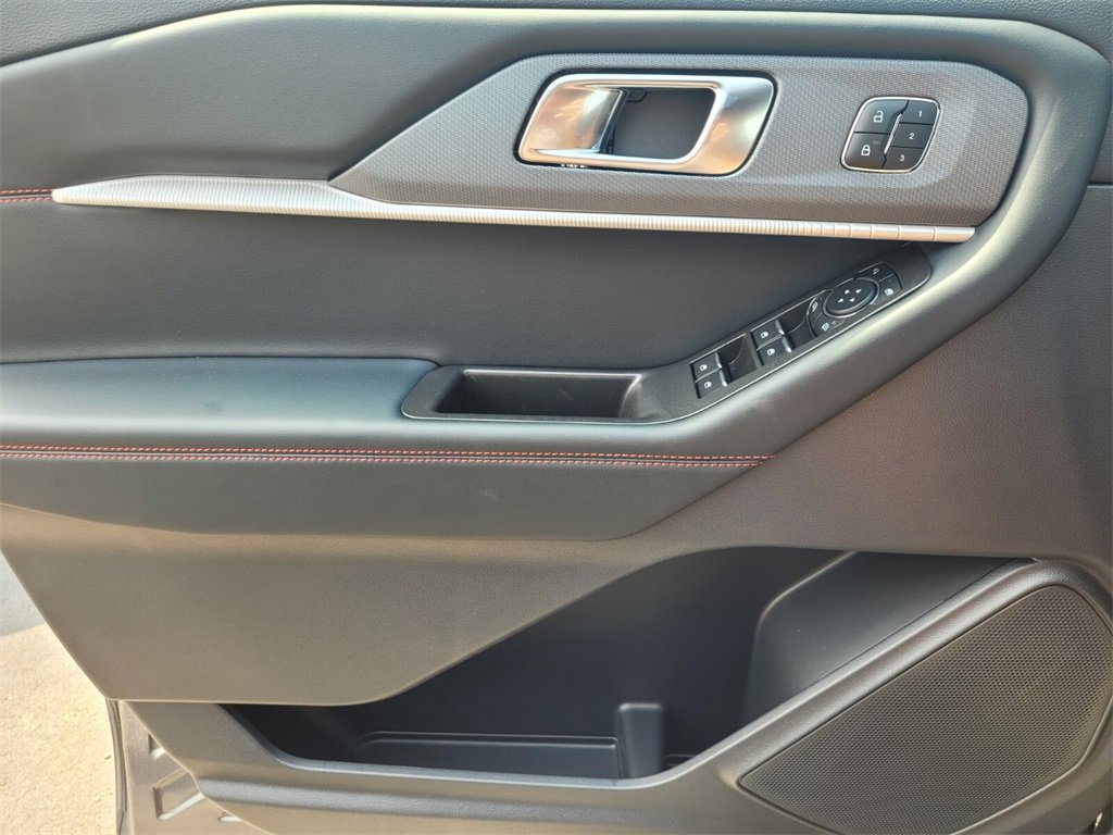 New 2025 Ford Explorer ST image 21