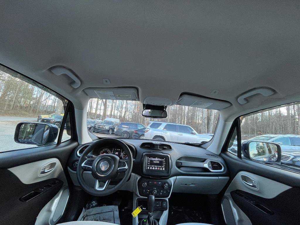 Used 2019 Jeep Renegade Latitude w/ Popular Equipment Group FWD image 32