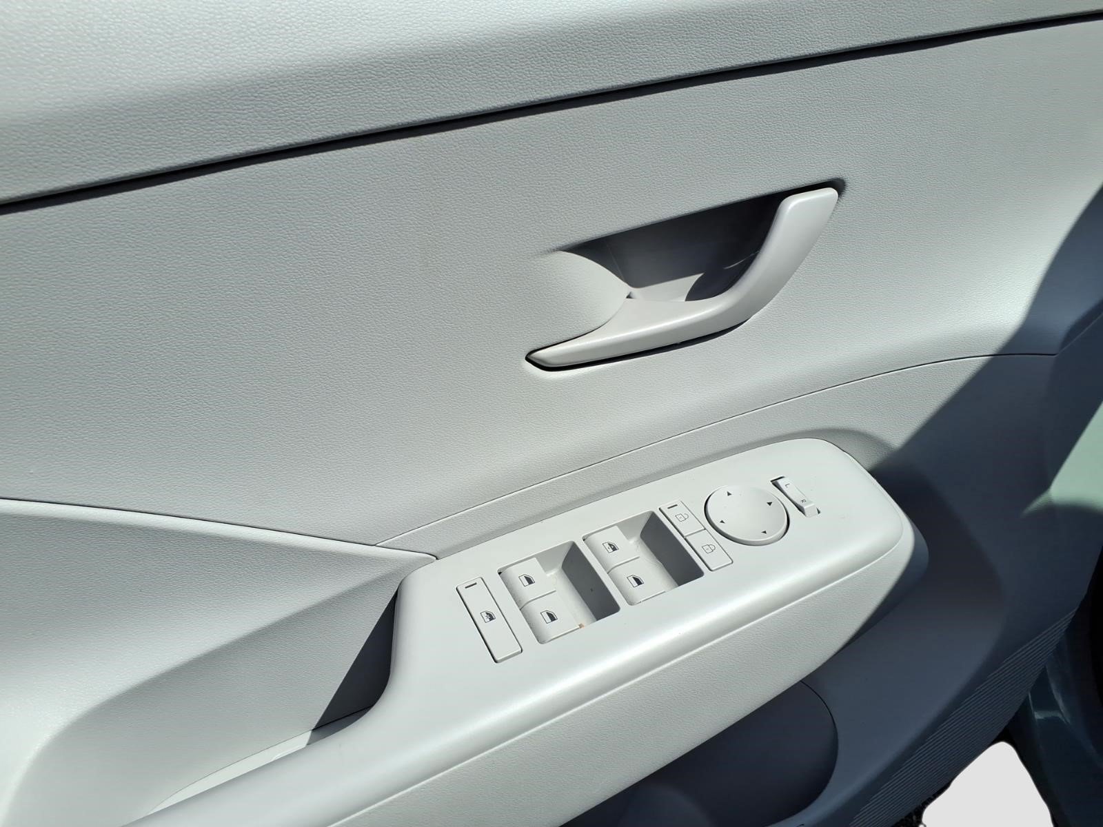 Used 2025 Hyundai Kona SEL AWD/4WD image 13