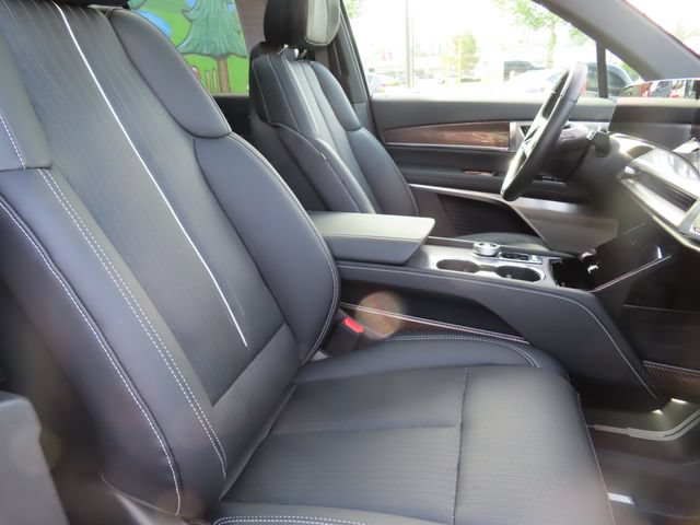 Certified 2026 Cadillac Vistiq Sport w/ LPO, Floor Liner Package AWD/4WD image 41