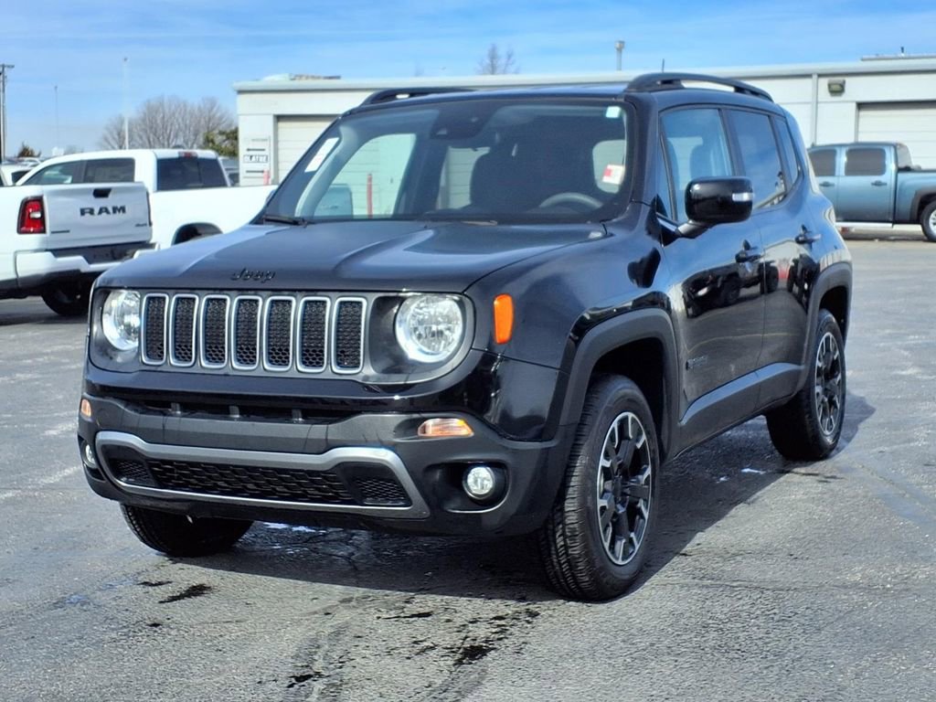 Used 2023 Jeep Renegade Latitude image 2