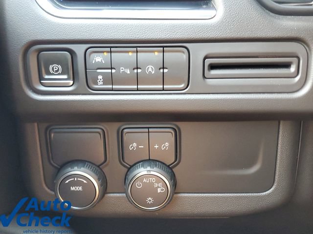 Used 2023 Chevrolet Suburban LS RWD image 28