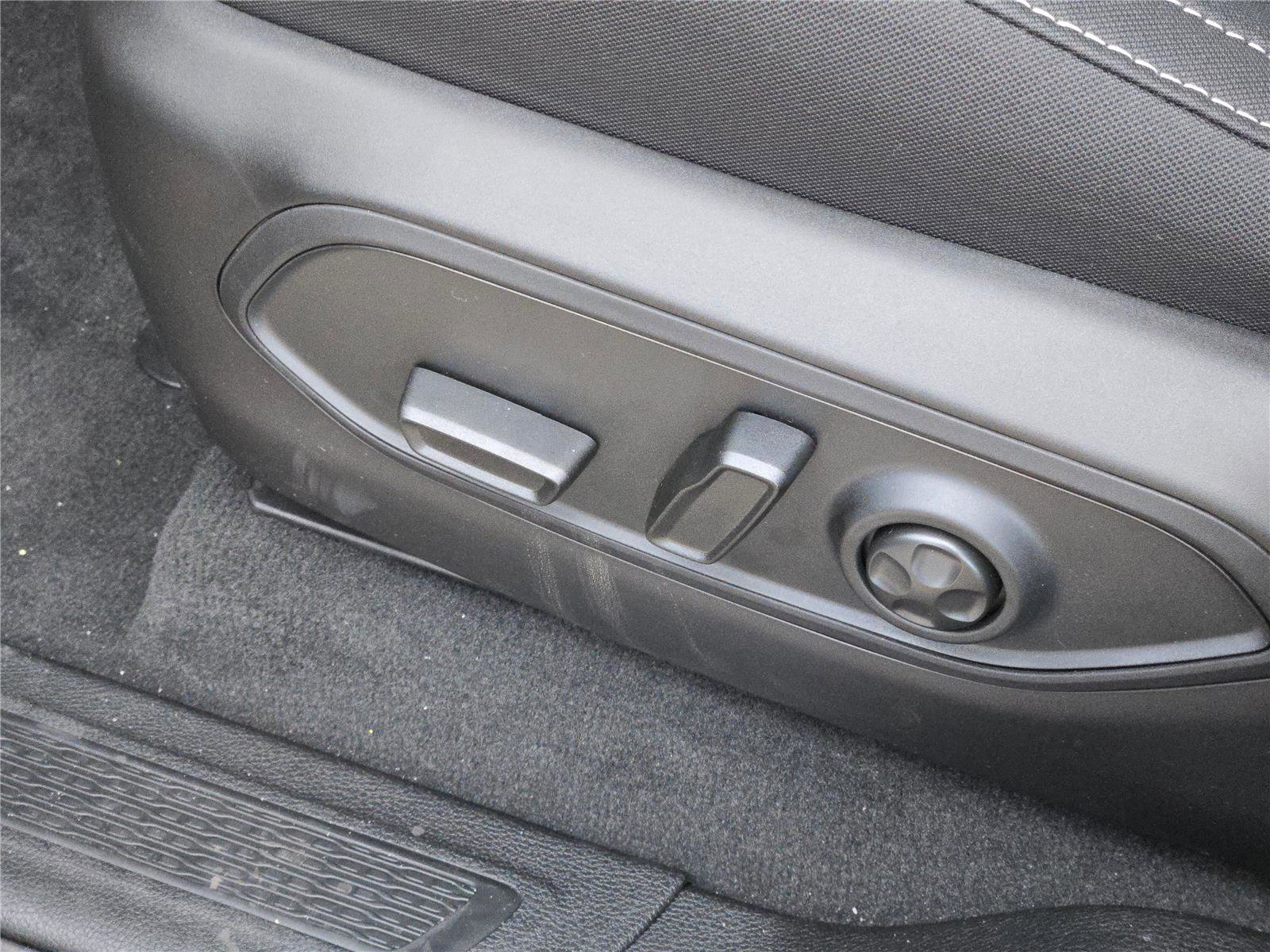 New 2025 Jeep Grand Cherokee Laredo w/ Luxury Tech Group I image 27