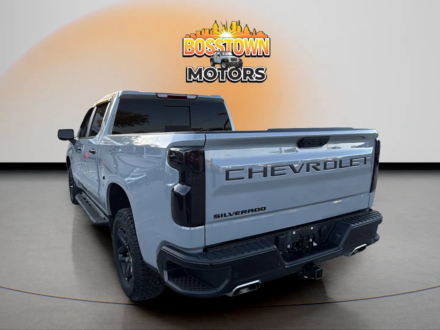 Used 2024 Chevrolet Silverado 1500 LT Trail Boss w/ LT Trail Boss Premium Package AWD/4WD image 5