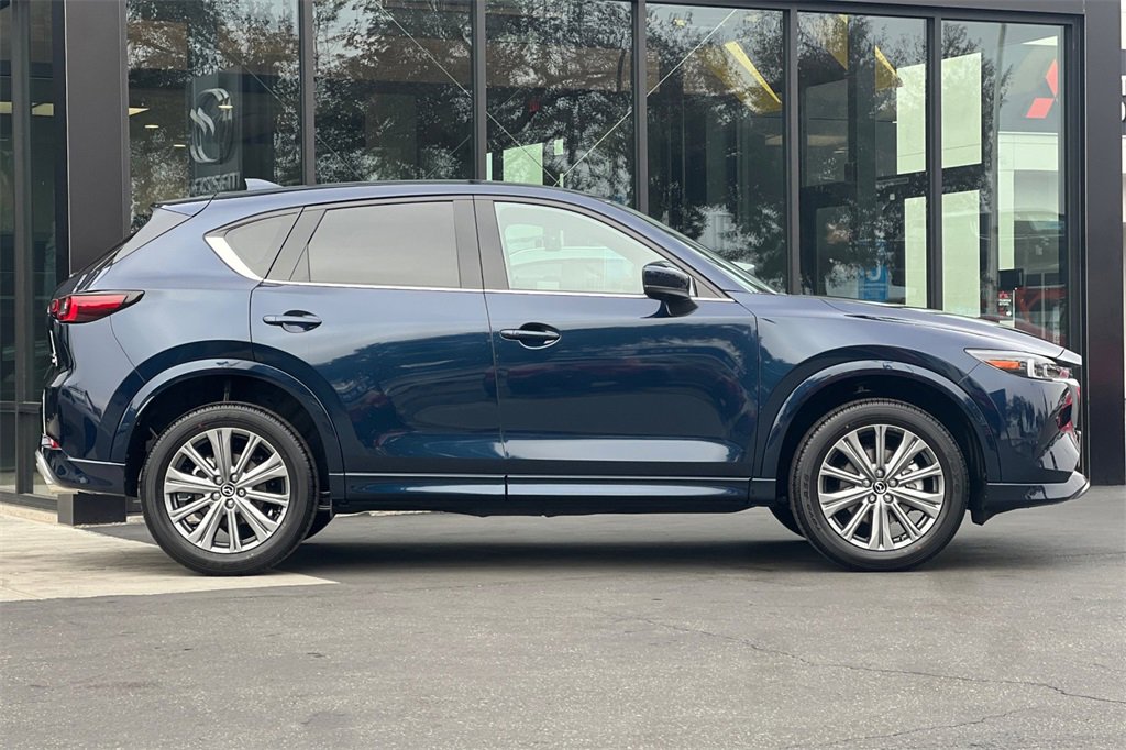 New 2025 MAZDA CX-5 Signature image 4