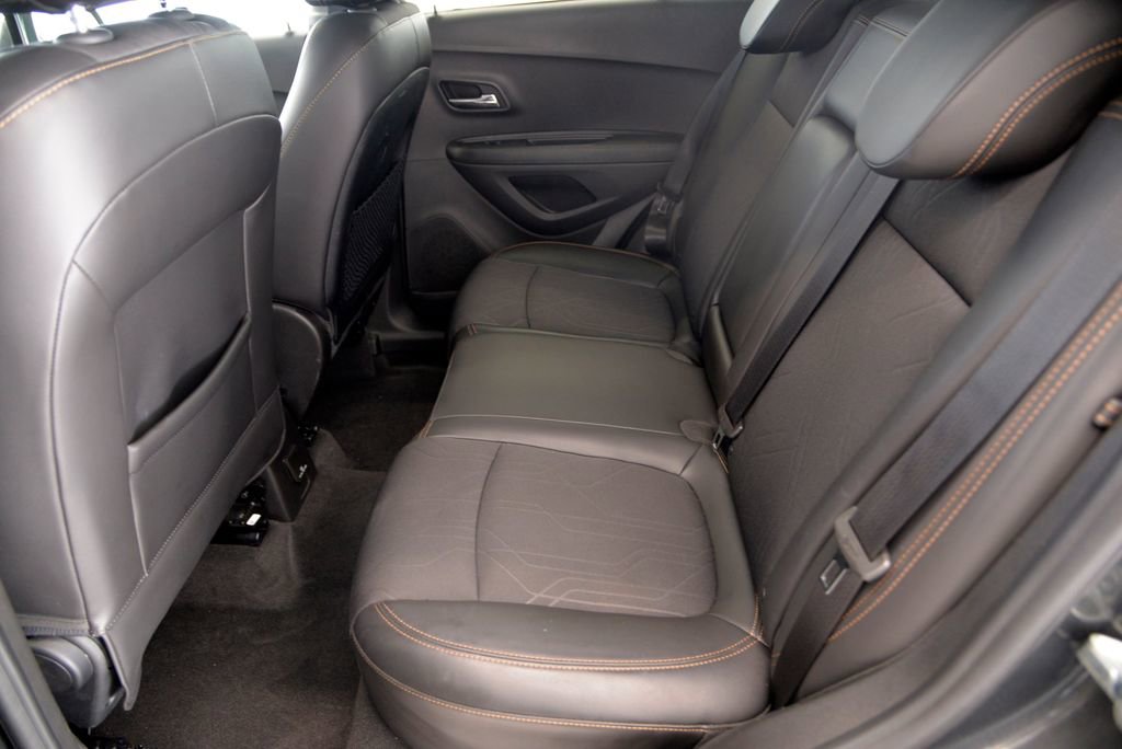 Used 2019 Chevrolet Trax LT w/ Driver Confidence Package image 27