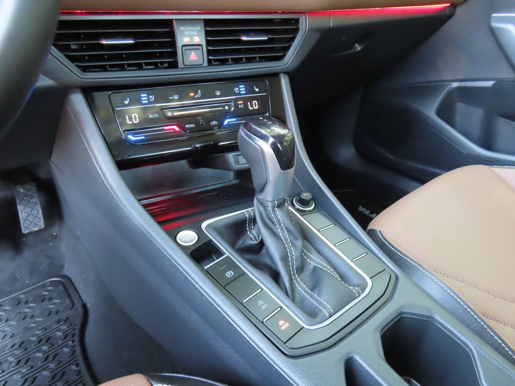 Used 2025 Volkswagen Jetta SEL FWD image 17