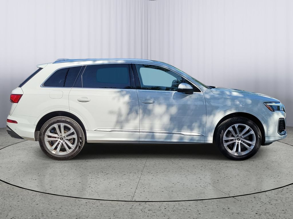 Used 2025 Audi Q7 3.0T Premium Plus AWD/4WD image 3